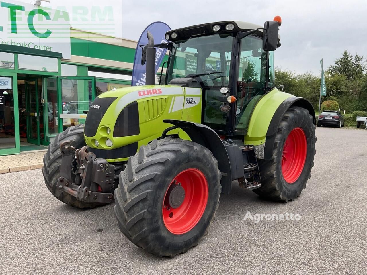 трактор колесный Claas Arion 620