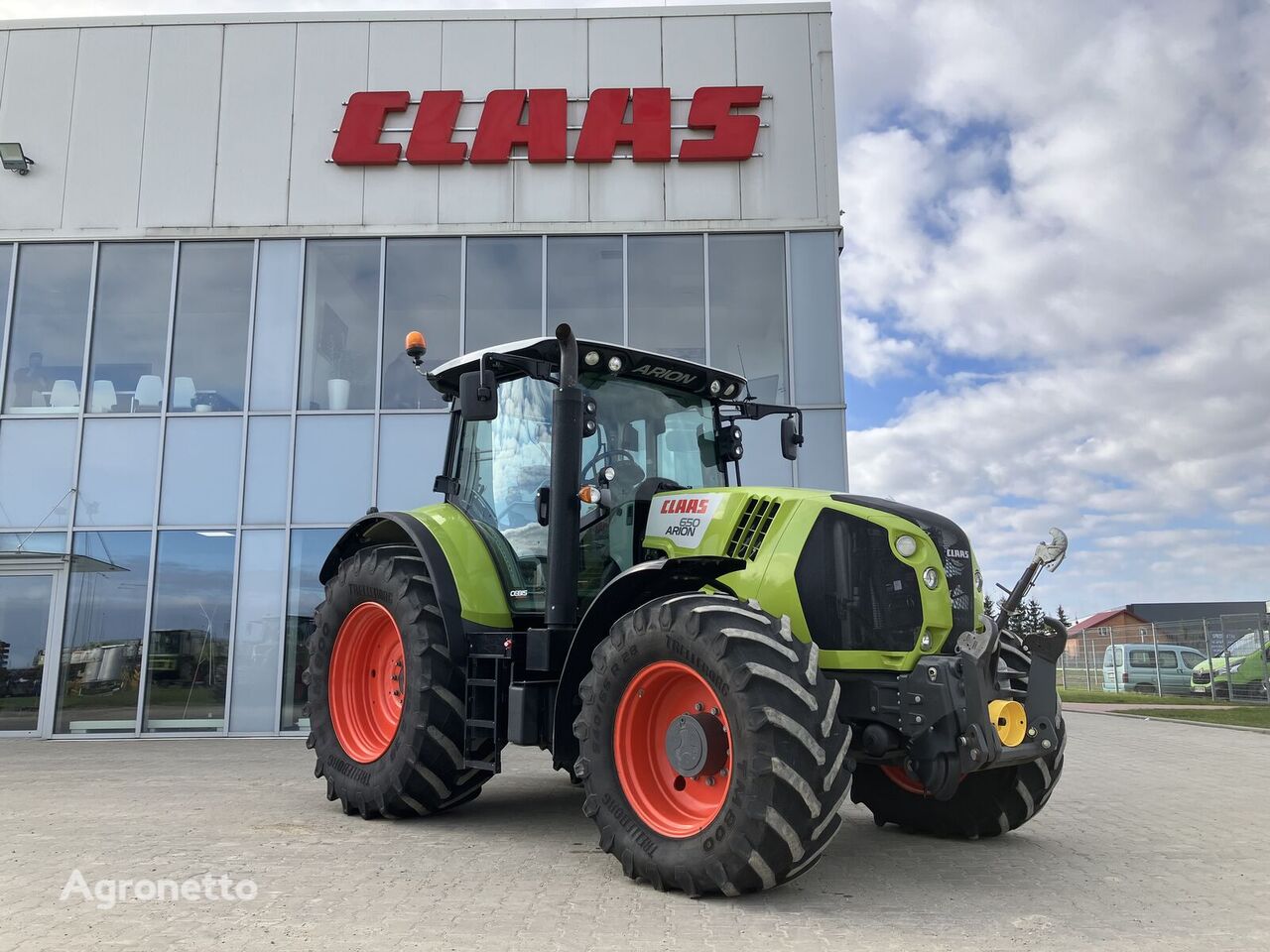 تراکتور چرخ دار Claas Arion 650