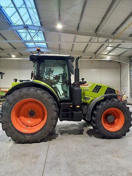 tracteur à roues Claas Arion 660