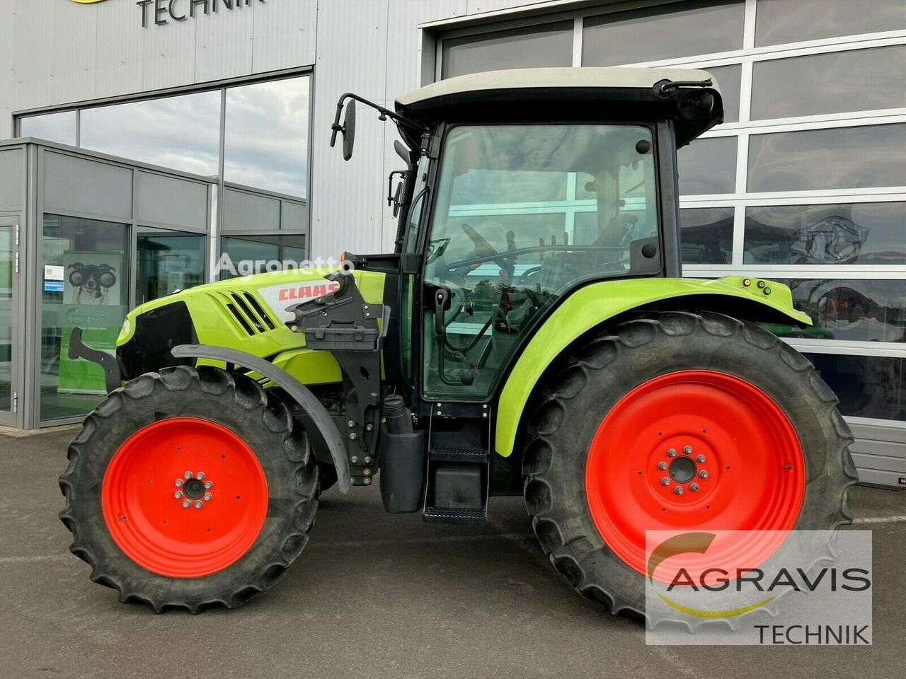 trattore gommato Claas Atos 330