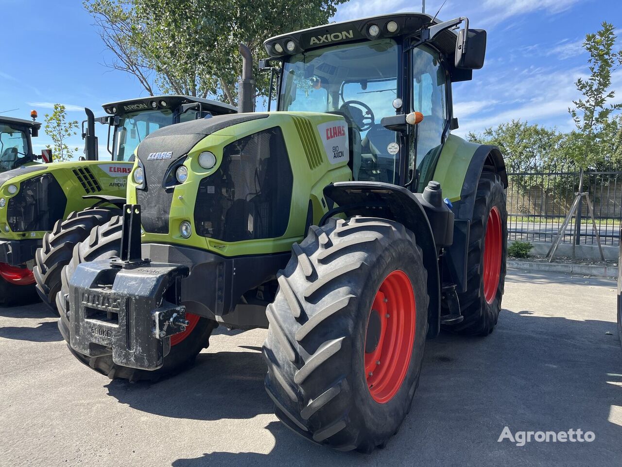 тркала трактор Claas Axion 810