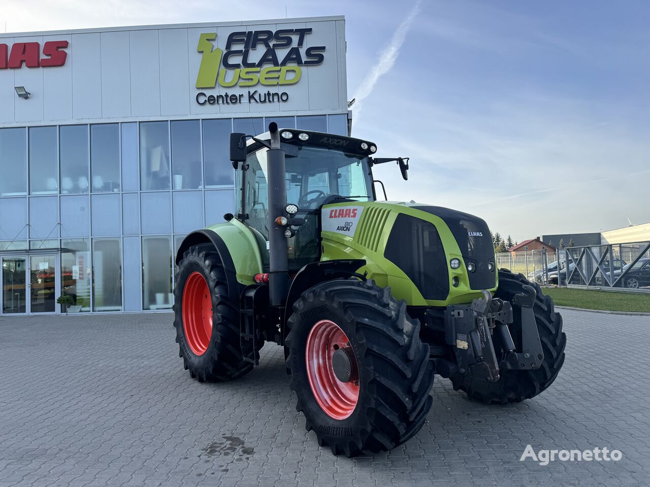 tracteur à roues Claas Axion 810