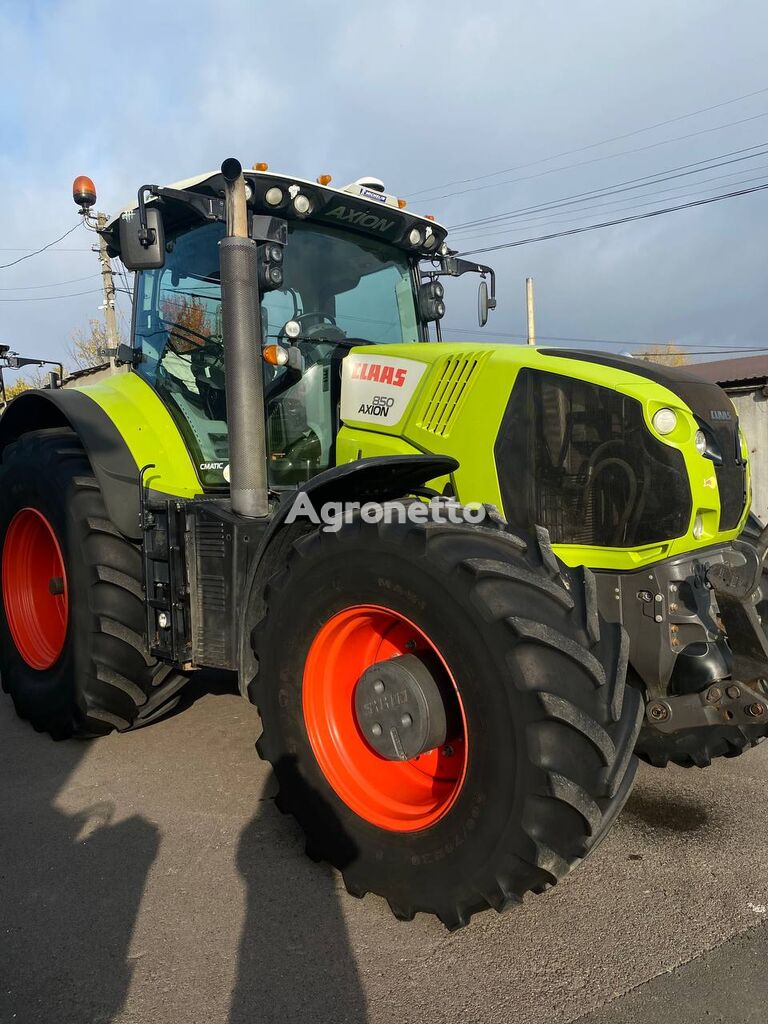 Claas Axion 850 wheel tractor