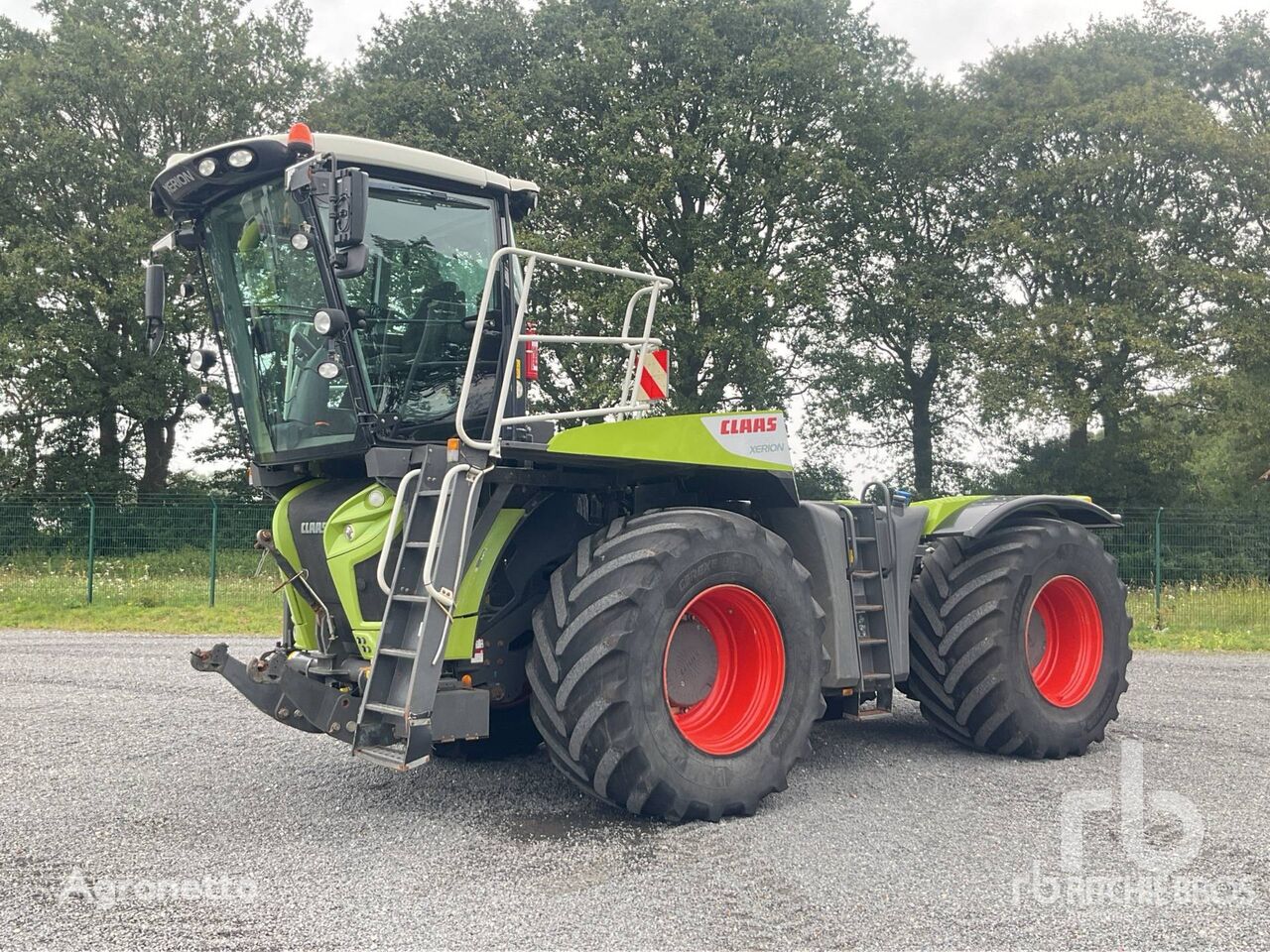 Claas XERION 4000 Saddle Trac tractor de ruedas