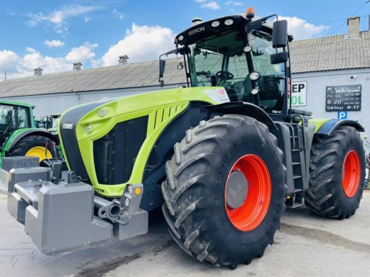 Claas XERION 4000 TRAC VC wheel tractor