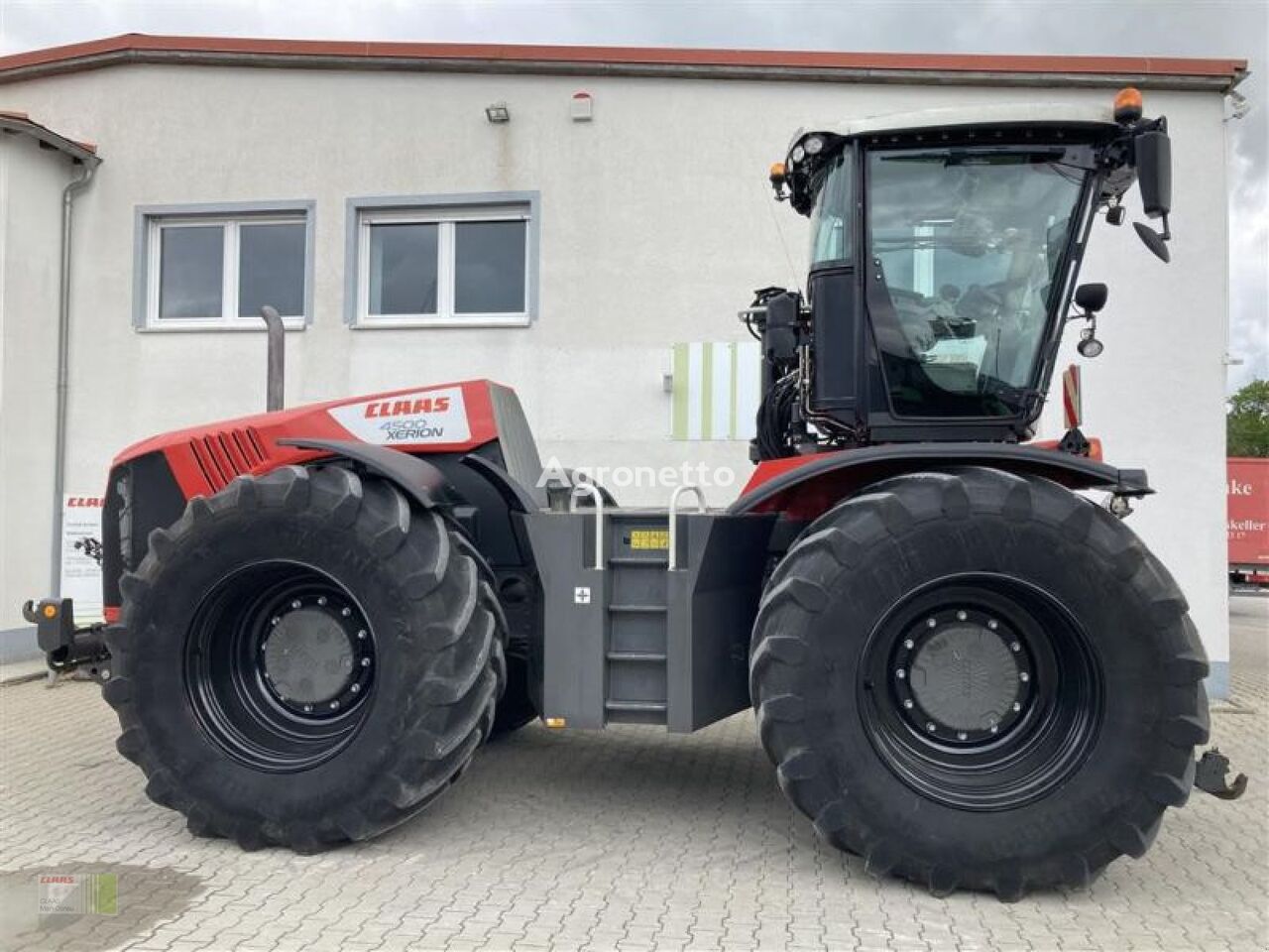 جرار بعجلات Claas XERION 4500 TRAC VC