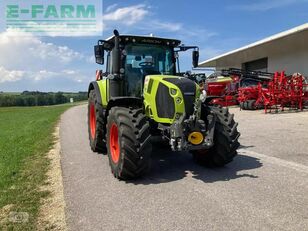 جرار بعجلات Claas arion 530