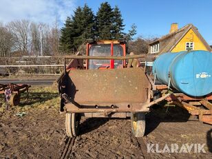 tracteur &agrave; roues David Brown 885/1