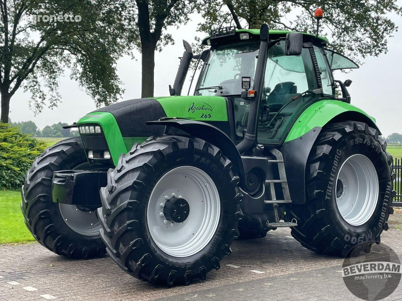 تراکتور چرخ دار Deutz-Fahr Agrotron 265