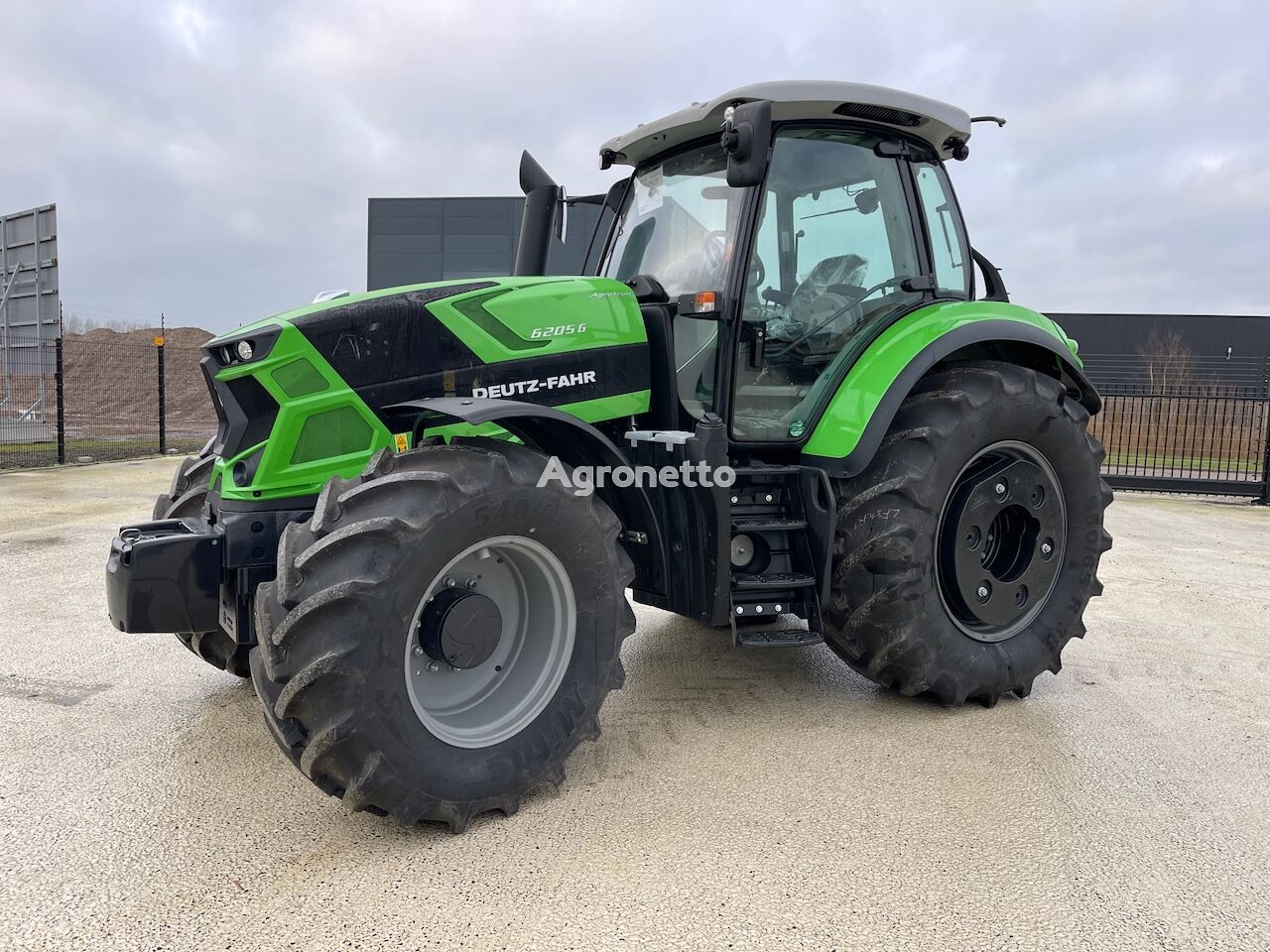 traktor roda Deutz-Fahr Agrotron 6205G