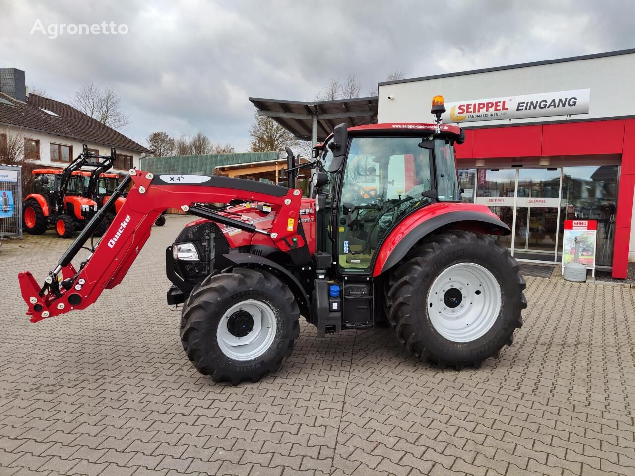 naujas ratinis traktorius FARMALL 100 C HILO Quicke X 4 rot