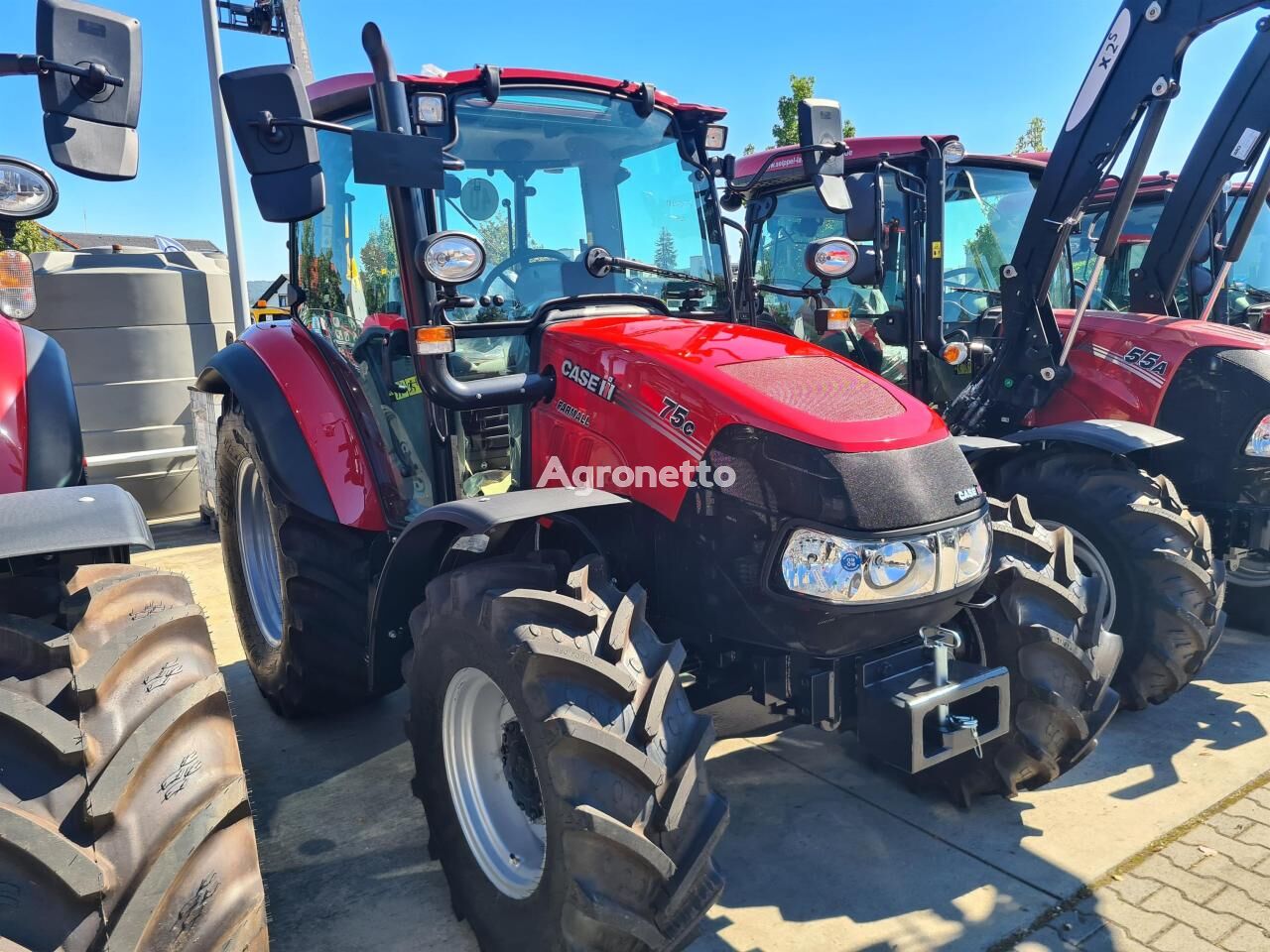 neuer FARMALL 75 C PS AC MMV Radtraktor