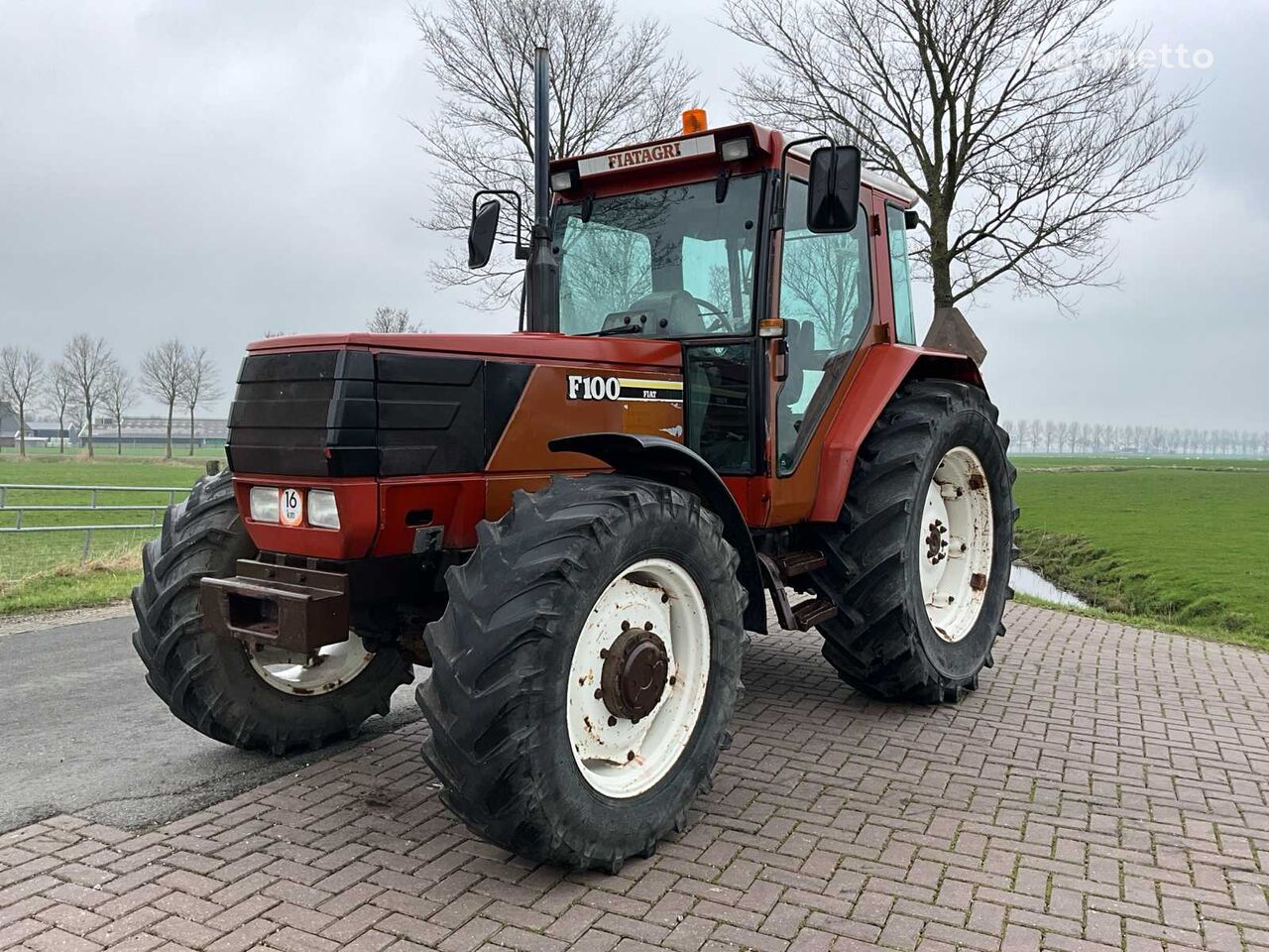 FIAT F100DT wheel tractor