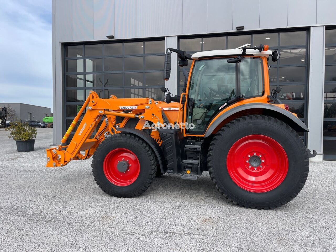 трактор колесный Fendt 516