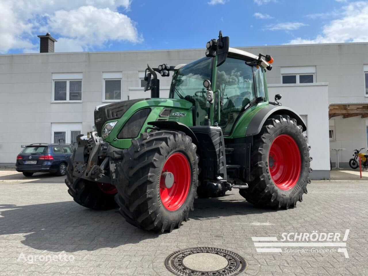 máy kéo bánh lốp Fendt 516 VARIO SCR PROFI