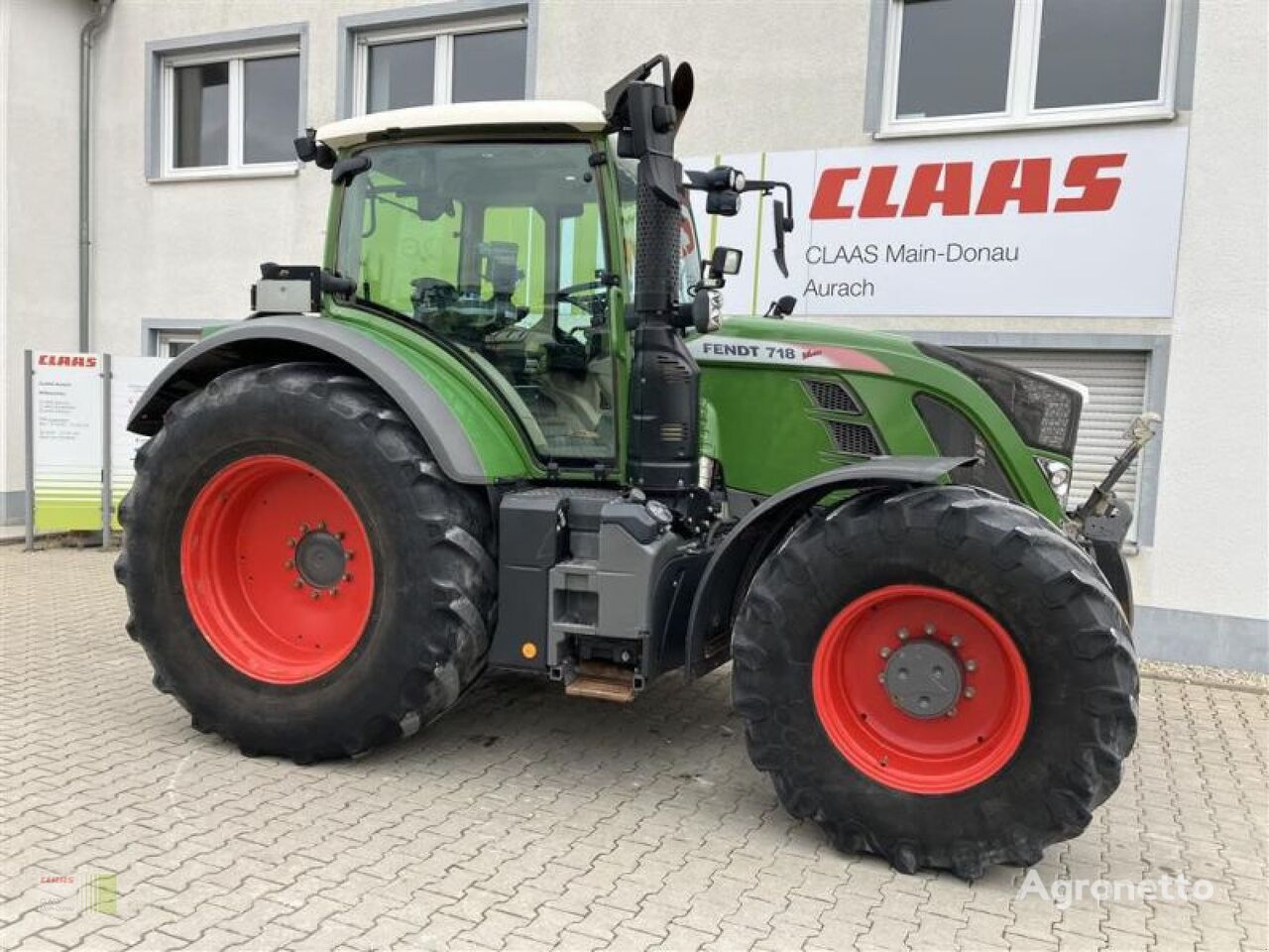 Fendt 718 S4 wheel tractor