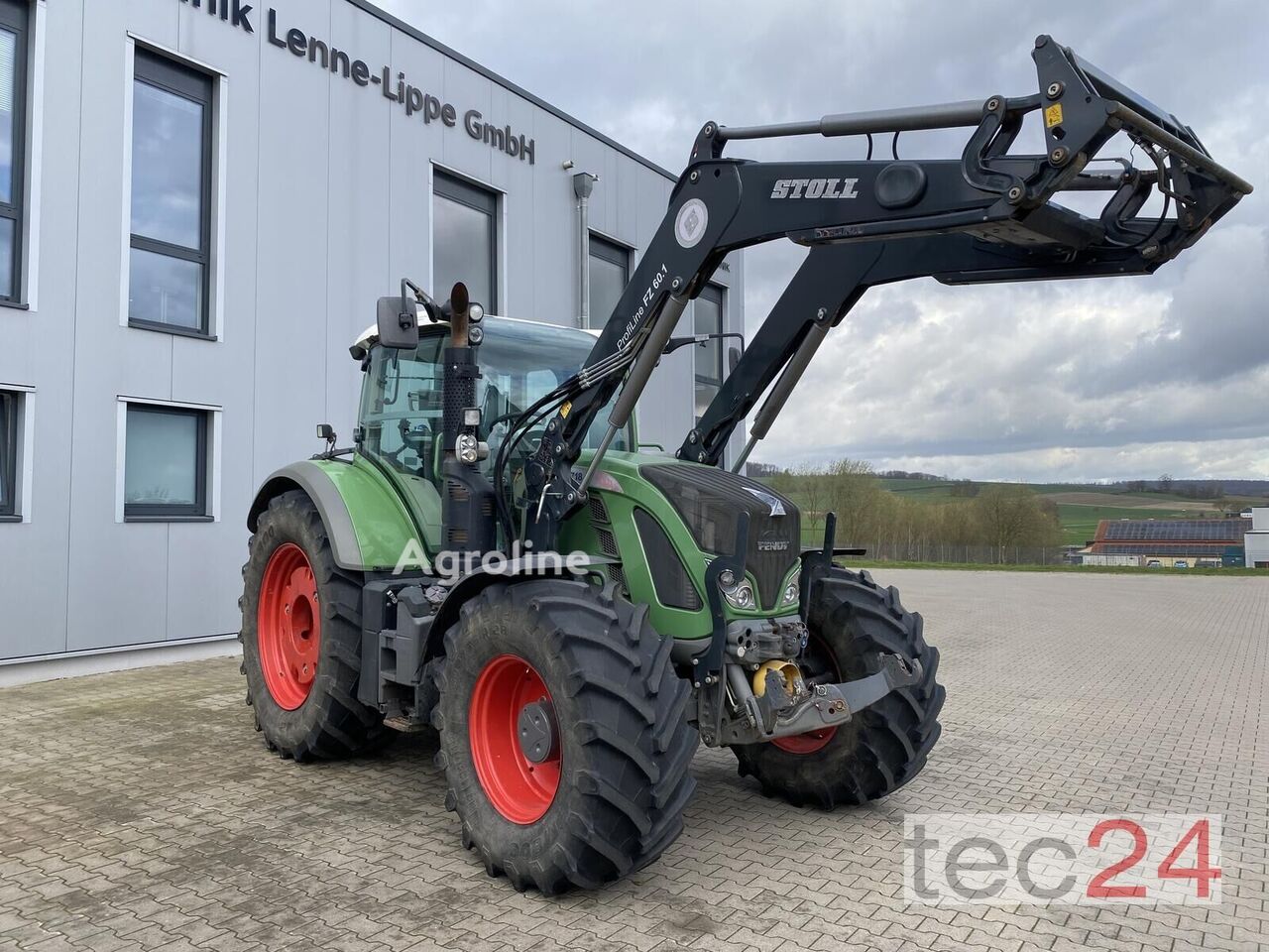جرار بعجلات Fendt 718 Vario S4 - Agroline