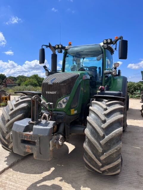 kolesový traktor Fendt 724 Profi plus