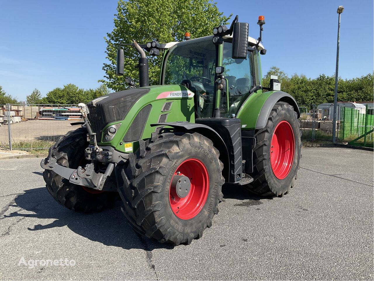 Fendt 724 Vario S4 wheel tractor