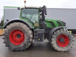 جرار بعجلات Fendt 824