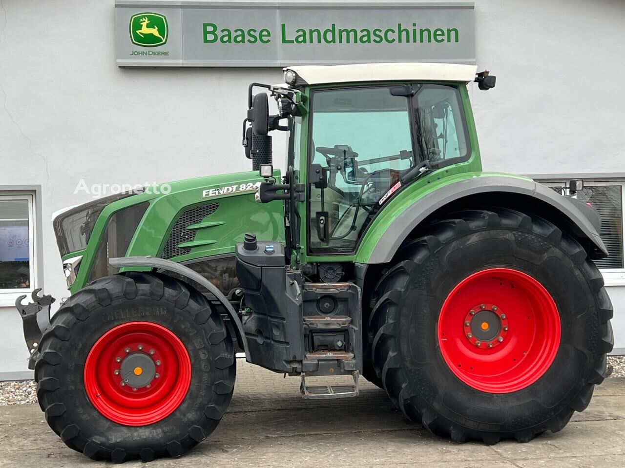 tracteur à roues Fendt 824 Vario ProfiPlus