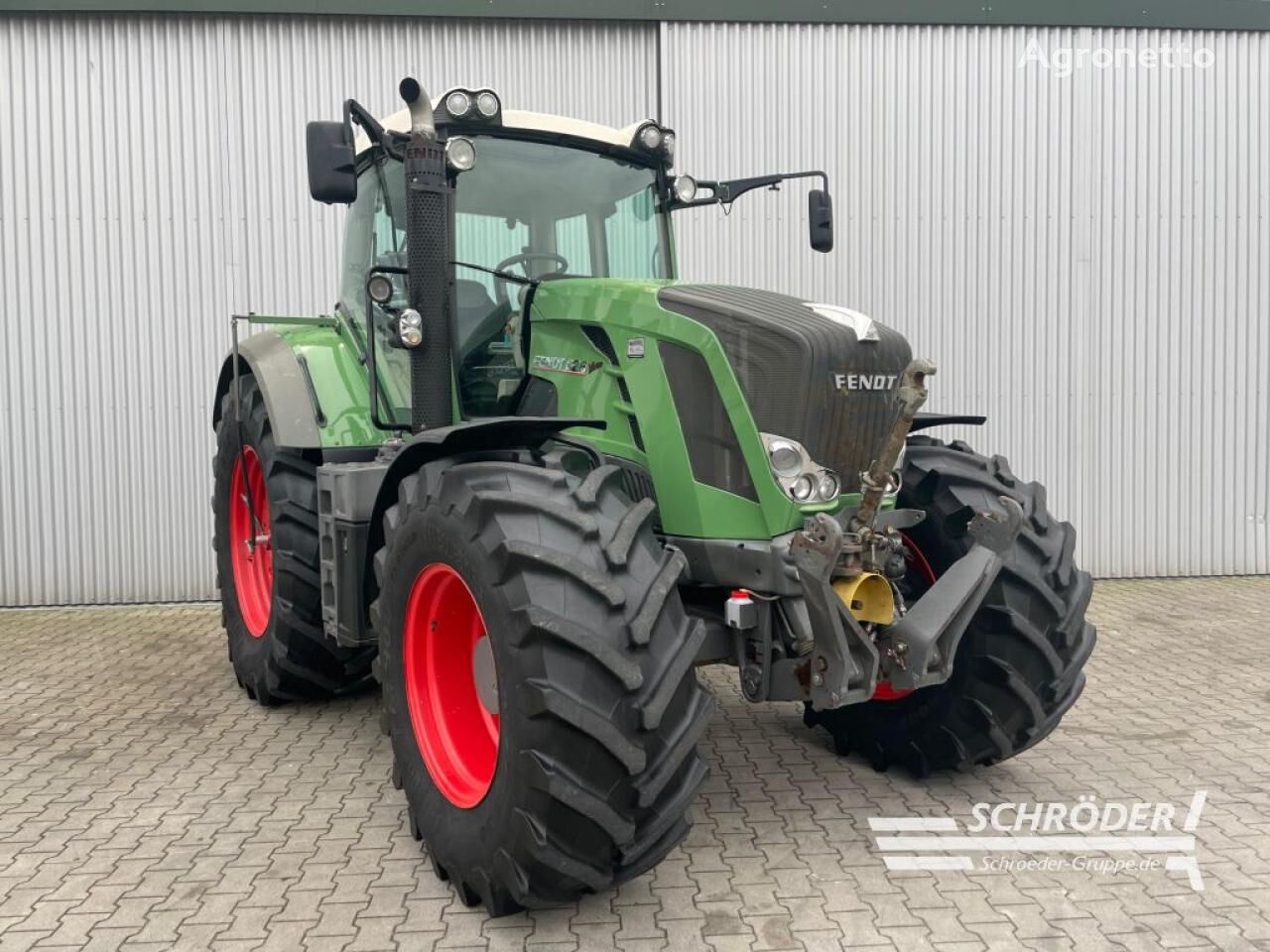 Fendt 826 SCR PROFI PLUS RTK wheel tractor