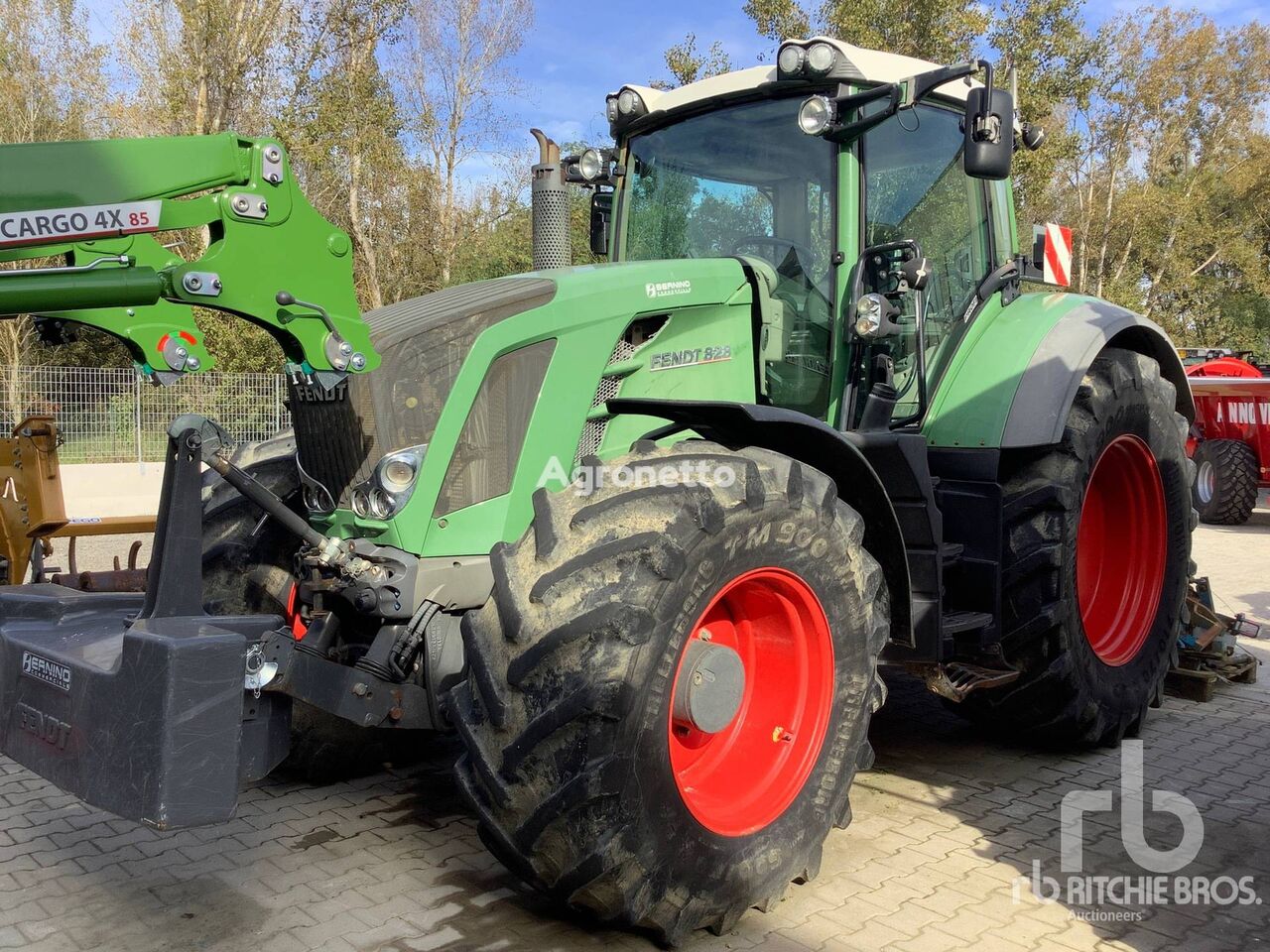 Fendt 828 VARIO traktor točkaš