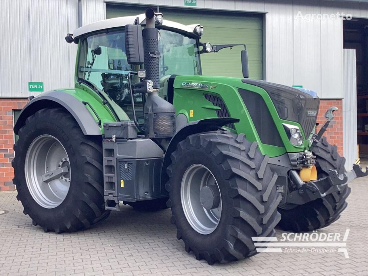 трактор колесный Fendt 828 VARIO S4 PROFI PLUS