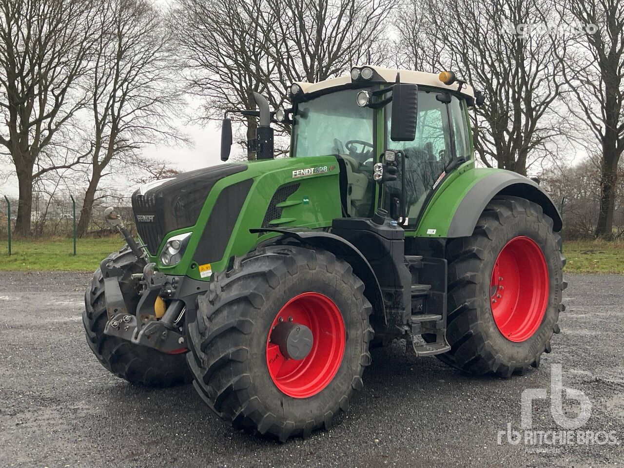 جرار بعجلات Fendt 828 VARIO S4 Profi Plus