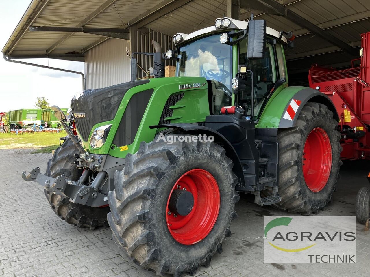 Fendt 828 Vario S4  tractor de ruedas