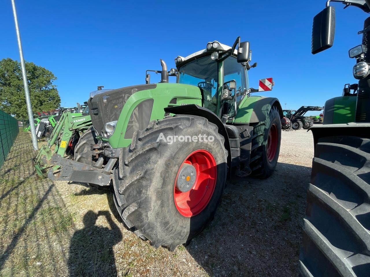 Fendt 933 Vario  wheel tractor