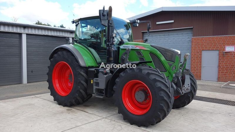 Fendt Vario 724 wheel tractor