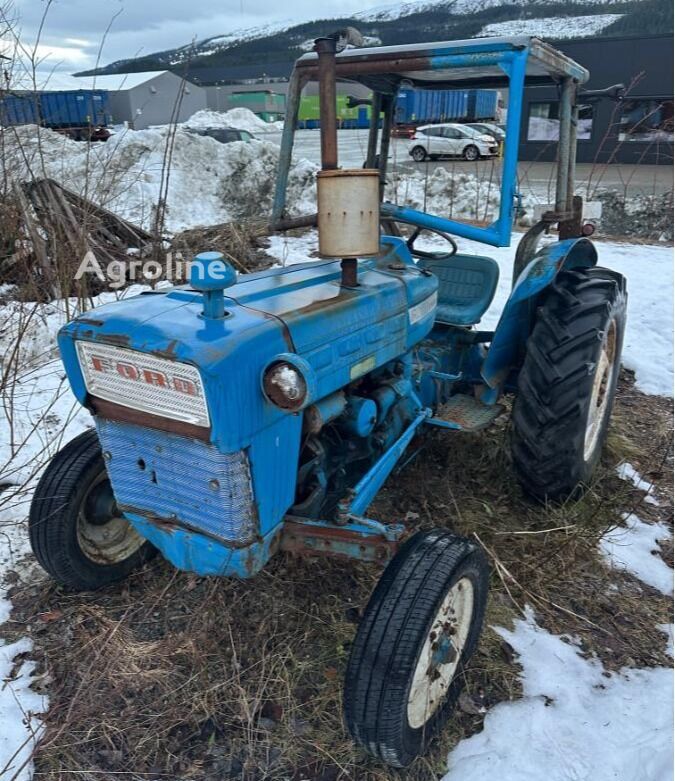 Ford 2000 tractor de ruedas - Agroline