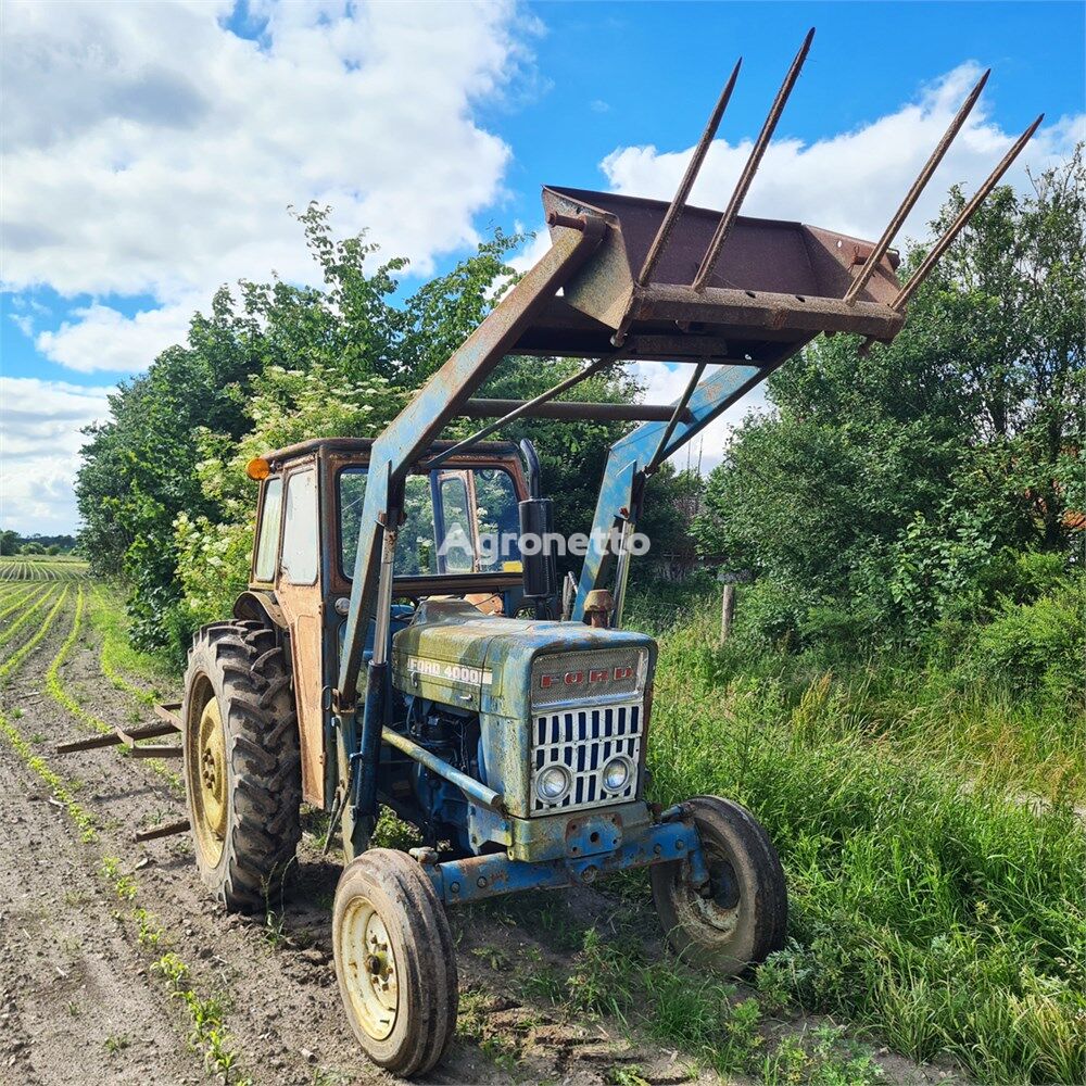 tracteur à roues Ford 4000