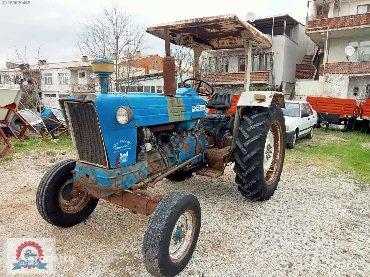 tracteur à roues Ford 5000