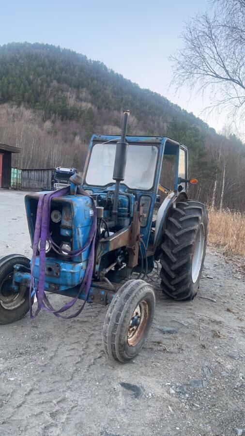 tracteur à roues Ford 5000