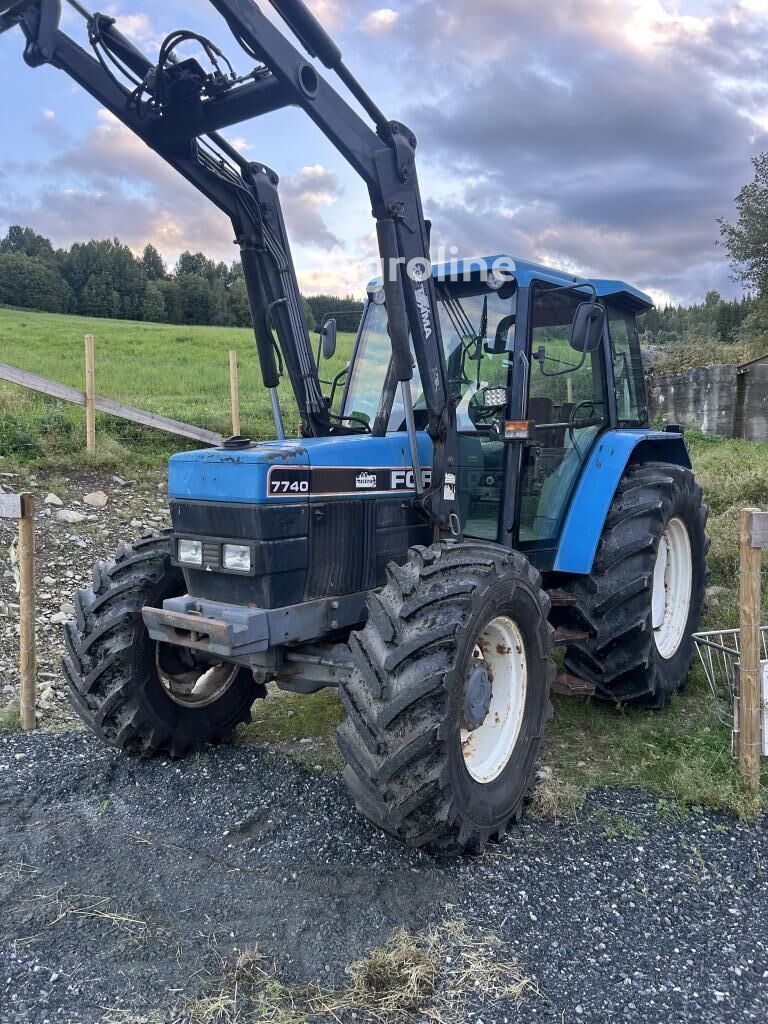 Tracteur à roues Ford 7740 SLE Trima 1420 - Agroline