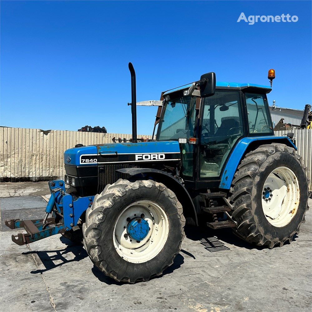 tracteur à roues Ford 7840