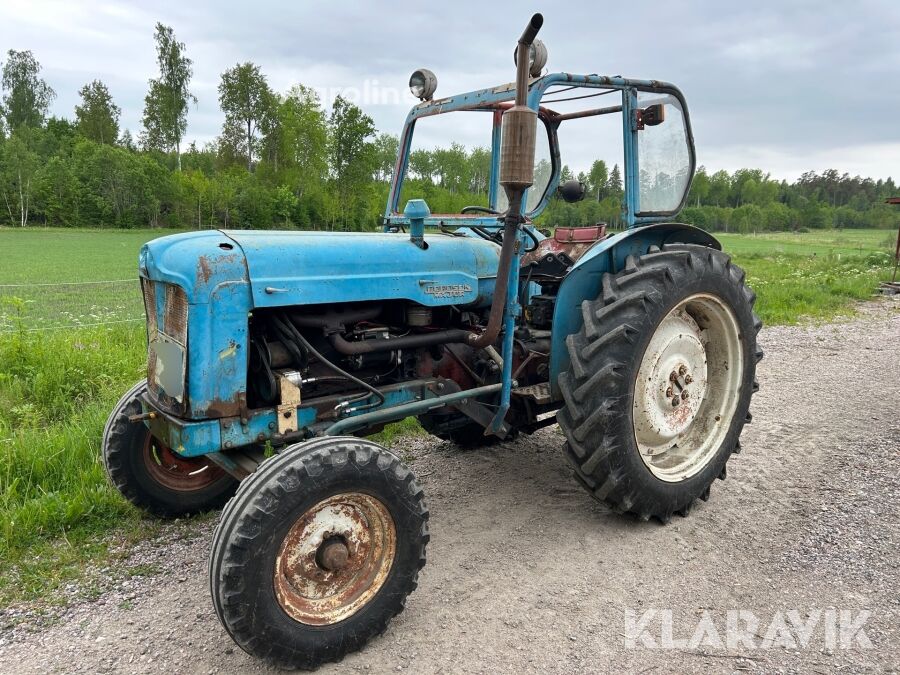 جرار بعجلات Fordson Major - Agroline