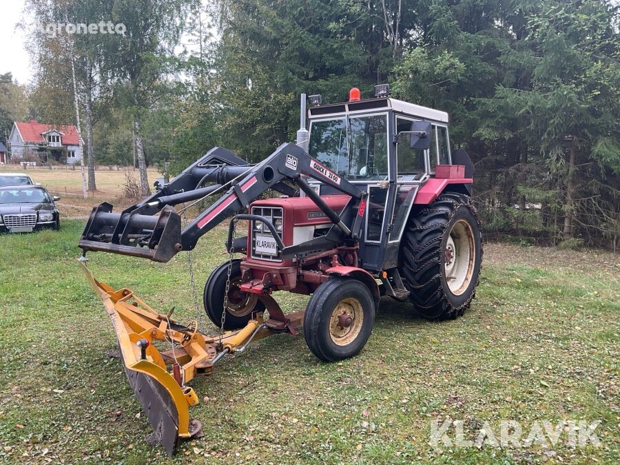 IH International 674 tractor de ruedas