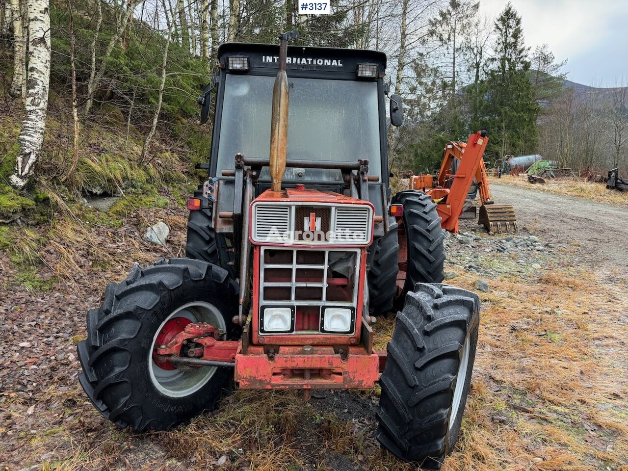 колесен трактор International Harvester 743