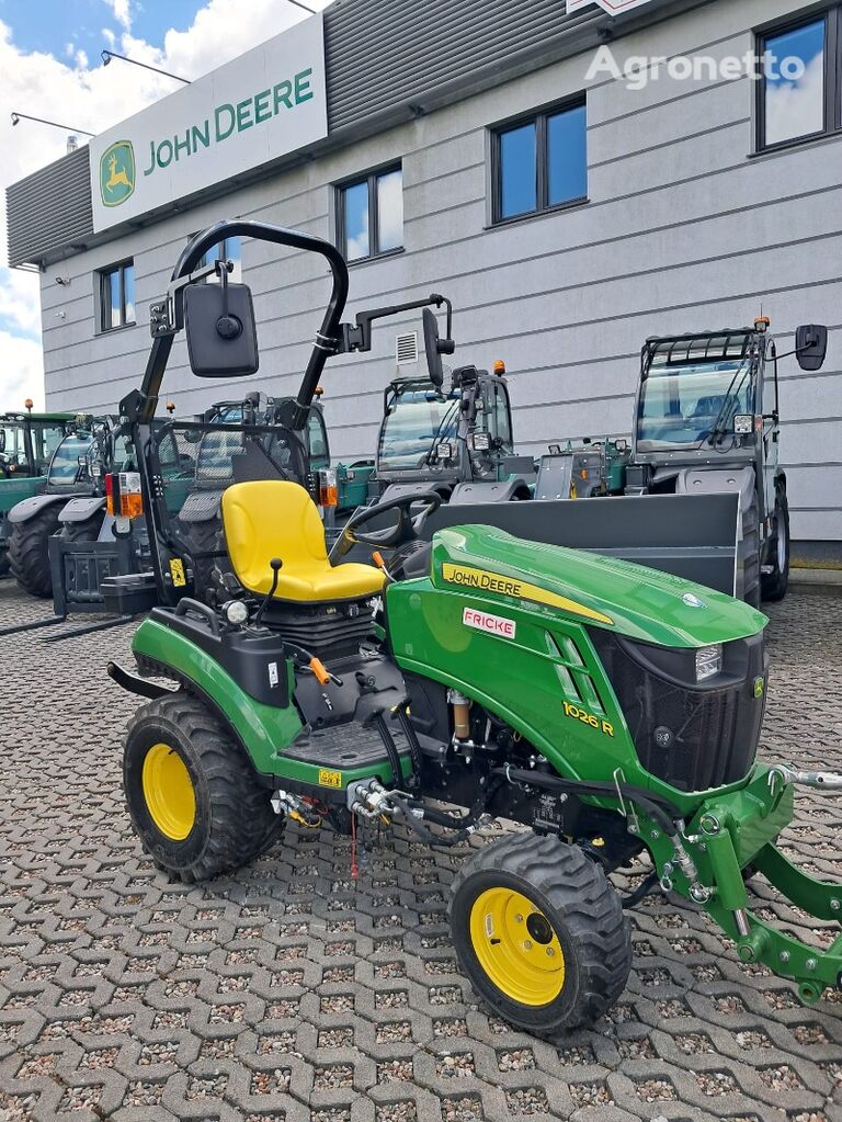 neuer John Deere 1026R Radtraktor