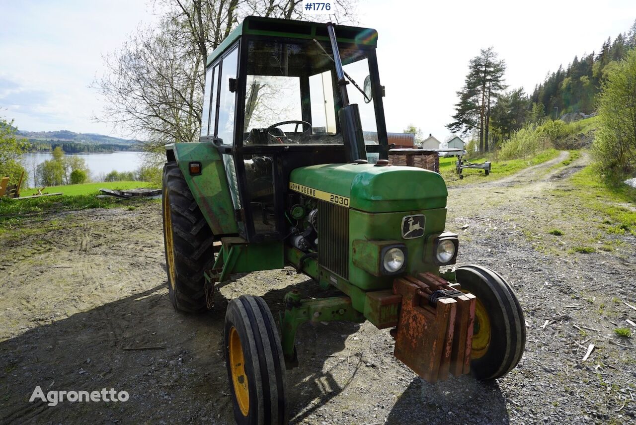 tracteur à roues John Deere 2030