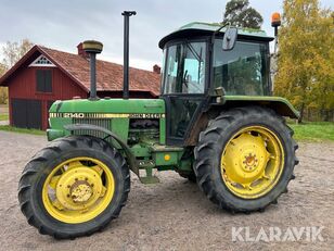 трактор колесный John Deere 2140