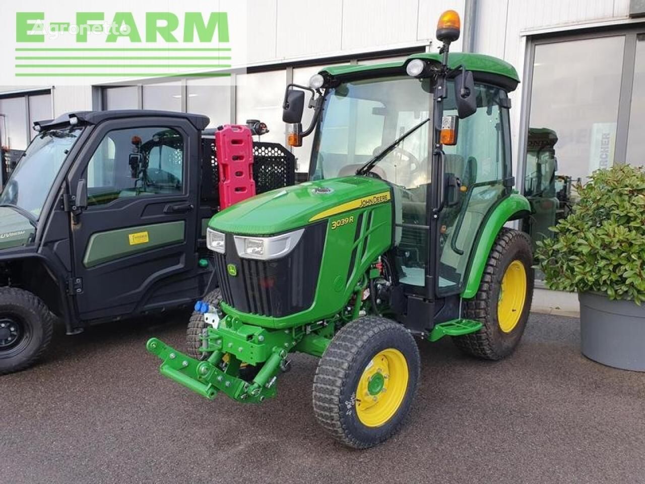 máy kéo bánh lốp John Deere 3039r neumaschine