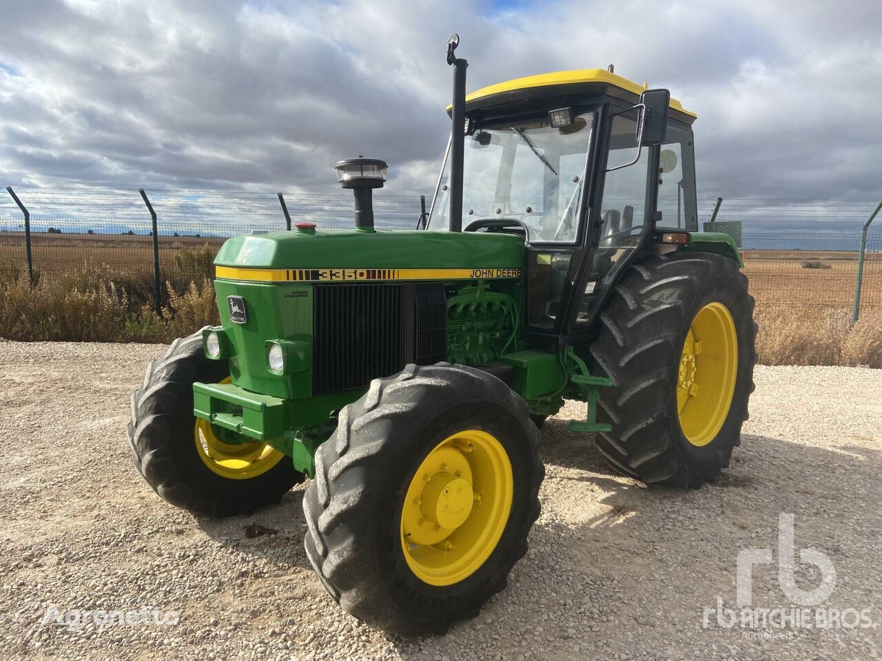 трактор колесный John Deere 3350