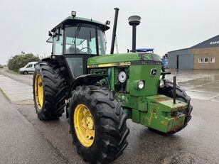 tracteur &agrave; roues John Deere 3640