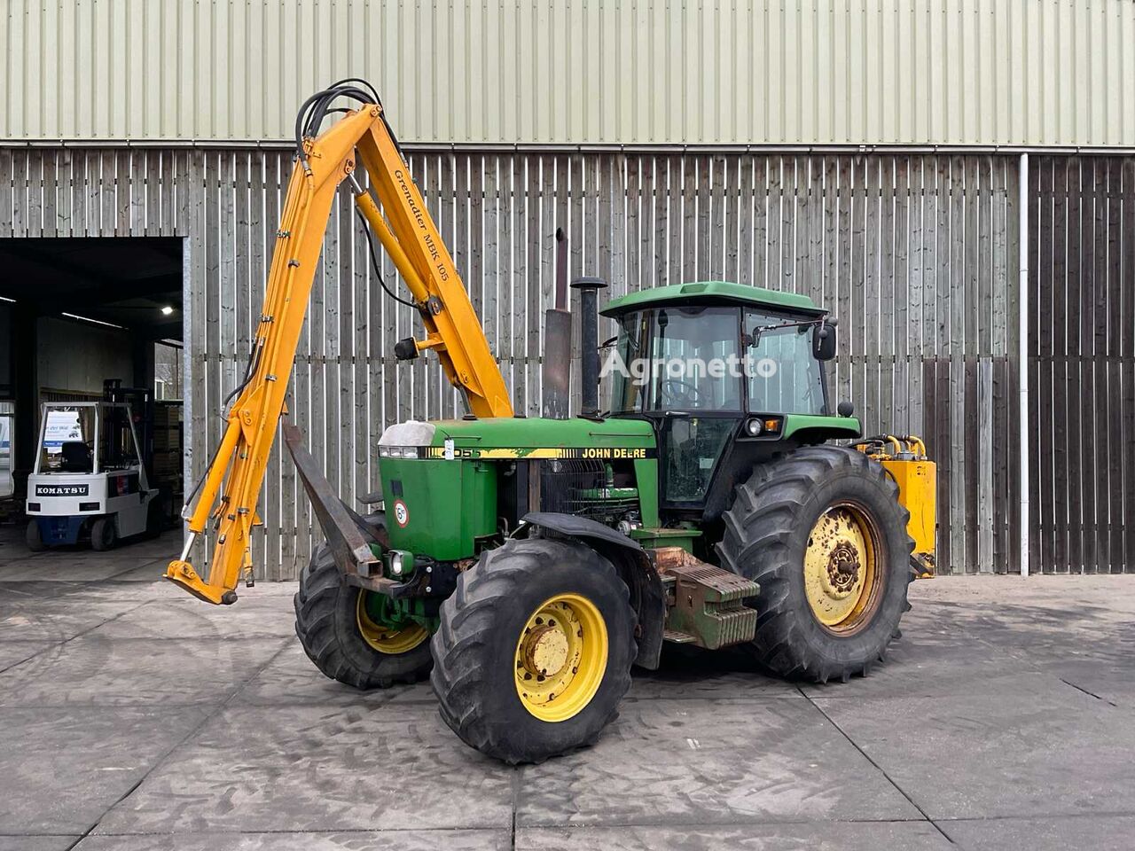 tracteur à roues John Deere 4055