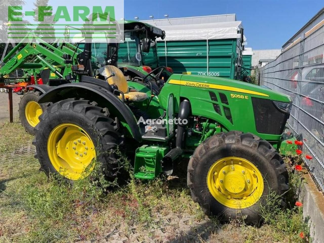 휠 트랙터 John Deere 5058e 12/12 oos