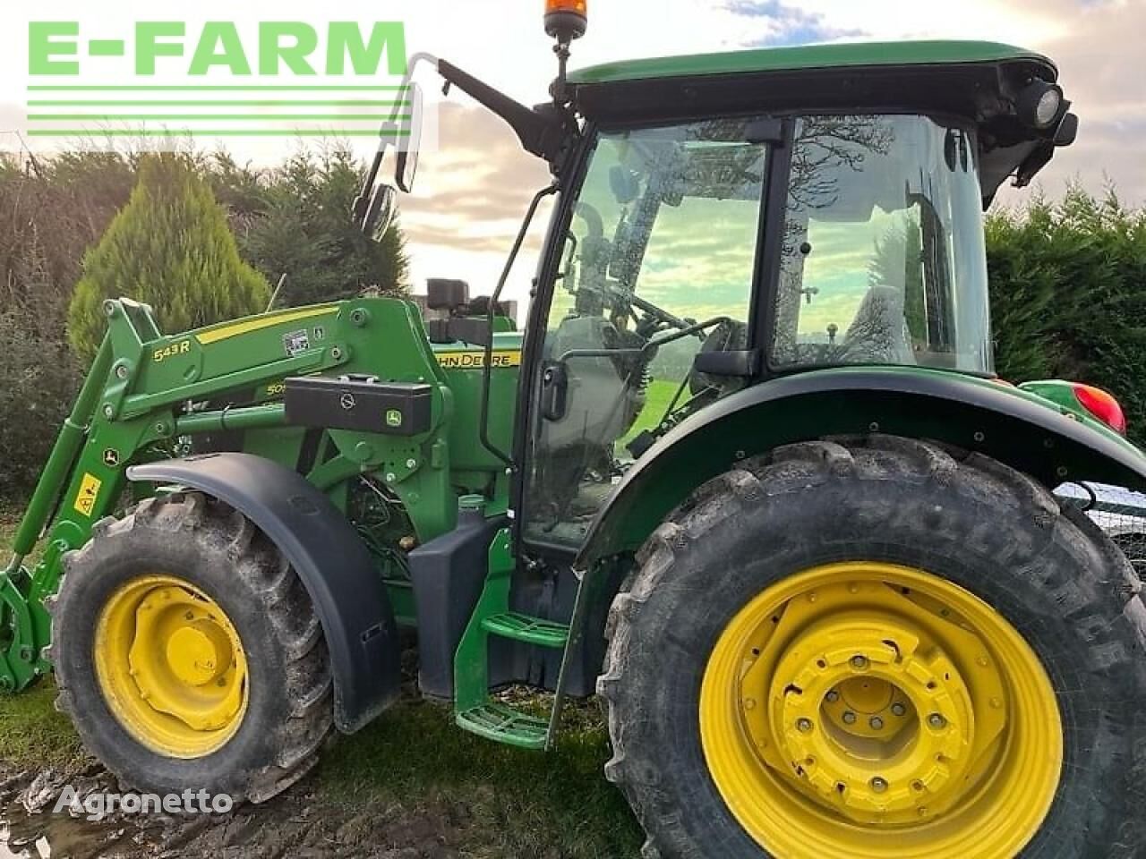 трактор колесный John Deere 5090m